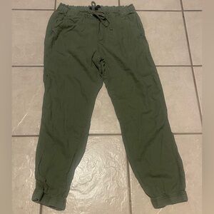 Social Standard Women’s Y2K Olive Green Ankle-Length Jogger Pants‎ Size Medium